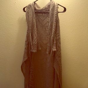 One size fits all grey fringe vest